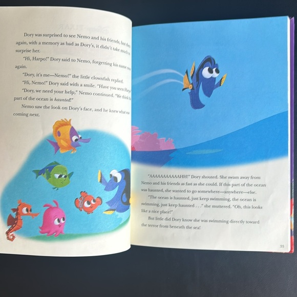 👻🎃Disney 5 minute SPOOKY stories! 12 stories in one book 🎃 - Picture 6 of 8